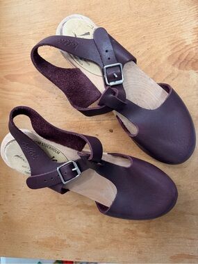 Lotta From Stockholm, Burgundy Leather T-Strap Clog Sandals, sz 38 (US 7.5)